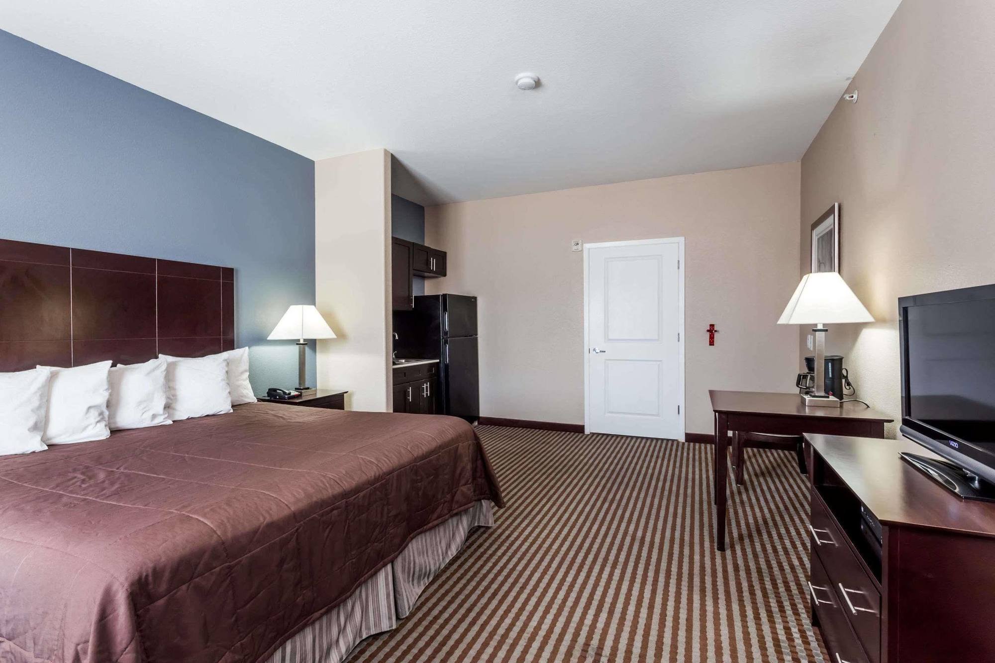 Atria Inn & Suites Three Rivers Exterior photo