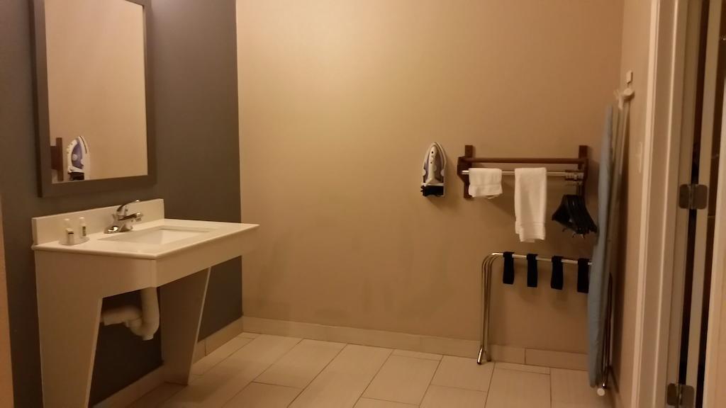 Atria Inn & Suites Three Rivers Room photo